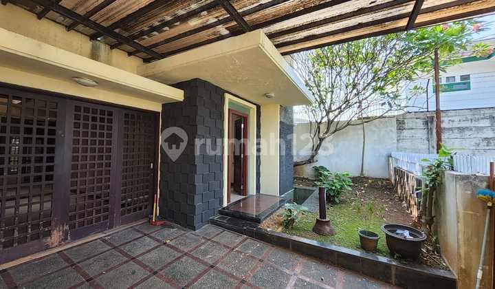 Rumah di Senayan Bintaro, Siap Huni di Sektor 9