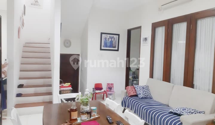 Rumah di Emerald Residence Bintaro Sektor 9 Siap Huni