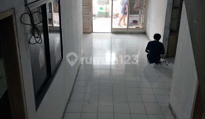 8 V Fast Rent House in Rawa Buaya