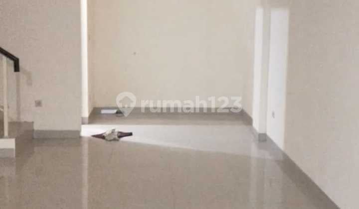 P Fl For Rent Shop House Facing In at Green Lake City Ready April