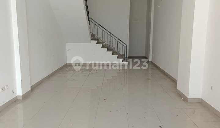 P Js Disewakan Ruko 3 Lantai di Osaka Pik 2 Min. 2 Thn