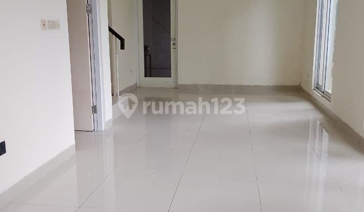 P Fl Disewa Rumah 6X18 Hoek di Green Lake City Min. 2 Thn Ready