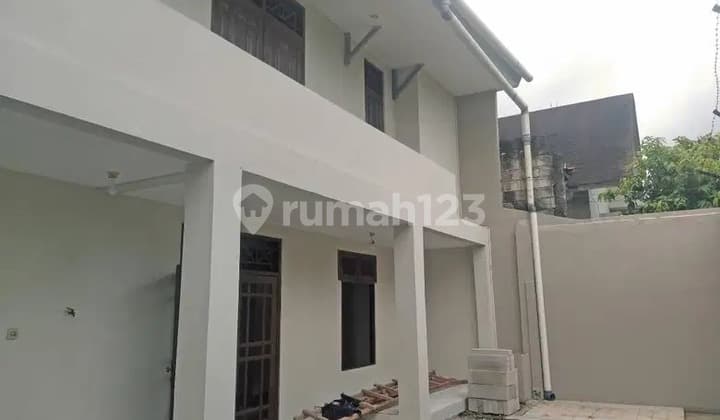 4 V Lk Dijual Rumah 2 Lantai di Joglo, Kembangan