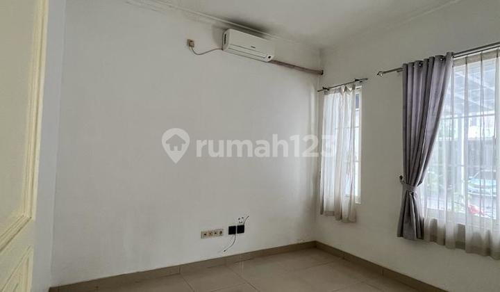 1 V Lk Disewakan Rumah 8X15 di Green Lake City 2 Lantai