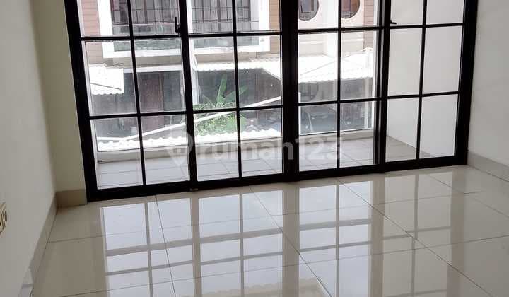 P Fl Disewakan Rumah 6X15 East Asia Green Lake City Min 2 Thn