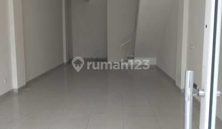 P Fl Disewakan Ruko Gandeng 4 Hadap Jalan di Green Lake City