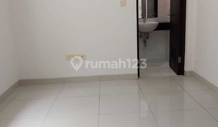 P Fl Disewakan Rumah 6X15 East Asia Green Lake City Min 2 Thn