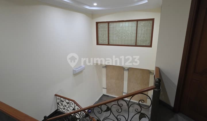 1 V Ad Disewakan Rumah Mewah Permata Buana Kembangan3lt Uk 10X20