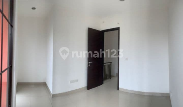 8 V Lk For Sale Quick House in Green Village