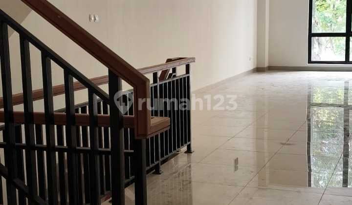 14 V Ivn Disewakan Ruko 5X15 di Metland Puri