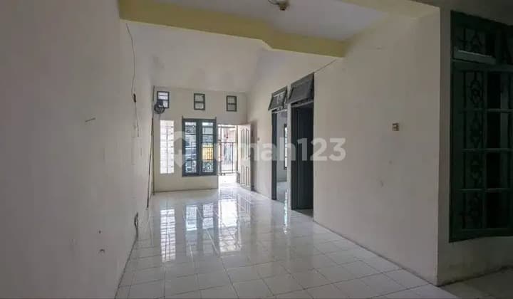 20 V Lk For Sale 1.5-Story House in Cengkareng