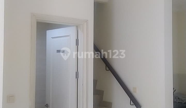 1 V Lk Disewakan Cepat Rumah di Green Lake City 2 Lantai