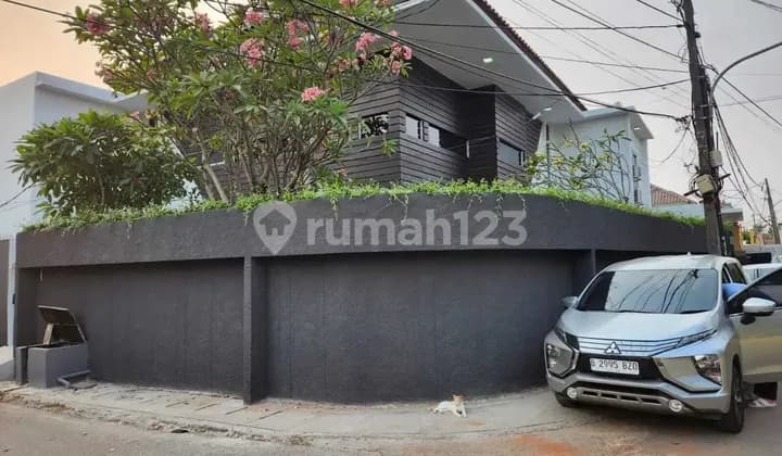 Dijual Cepat Rumah 2 Lantai di Meruya Selatan