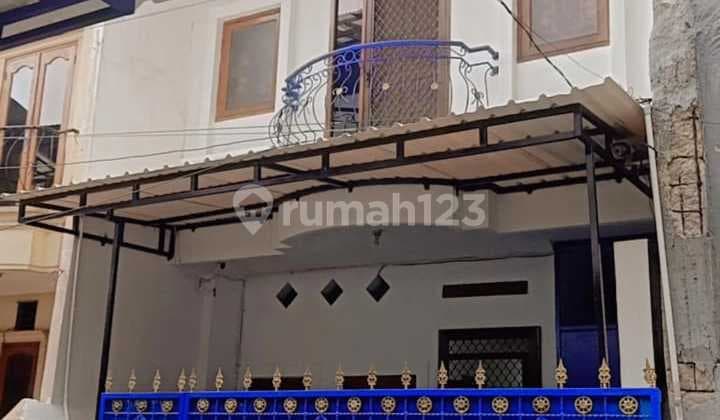 For Quick Sale: Tanjung Duren Row House, 1 Car Access, DA