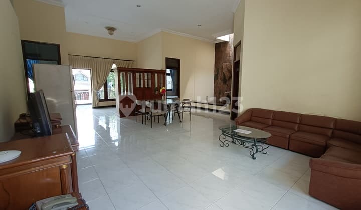 rumah tengah kota Semarang siap pakai dekat Akpol dekat sekolah internasional disewakan di candi mulia villa candi asri candisari semarang selatan