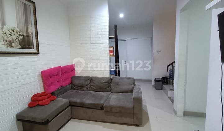 Rumah tengah kota Semarang siap huni dekat RS Kariadi dijual di Paramount village Simongan Manyaran Semarang barat