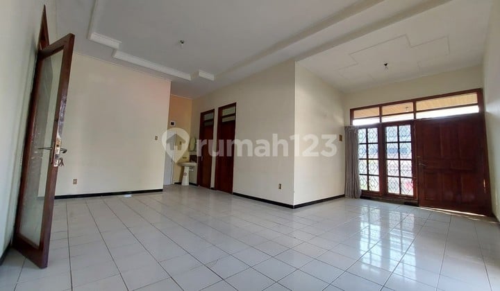 Rumah tengah kota Semarang dekat bandara dekat tol disewakan di Puri Anjasmoro Semarang barat