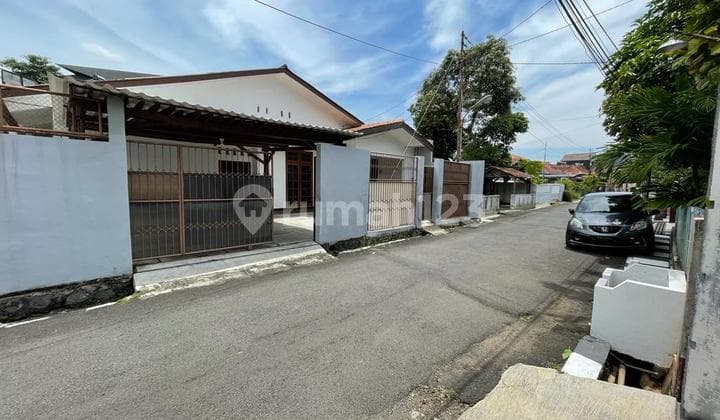 Rumah tengah kota semarang dekat Akpol dekat tol dekat sekolah dijual di lompobatang candisari semarang selatan