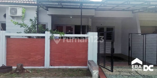 Rumah tengah kota Semarang siap pakai dekat bandara dekat tol disewakan di Puri Anjasmoro Semarang barat