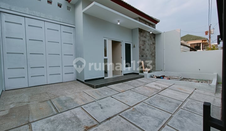 Rumah baru modern minimalis tengah kota Semarang siap huni dekat bandara dekat tol dekat pelabuhan dekat sekolah DCS dijual di Puri Anjasmoro Semarang barat