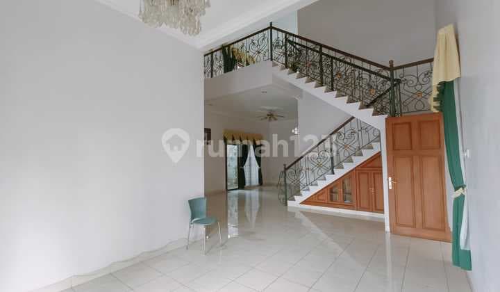 Rumah besar luas tengah kota Ungaran siap huni dekat kantor DPRD RSUD Ungaran dijual di Nyatnyono Ungaran Barat kab Semarang