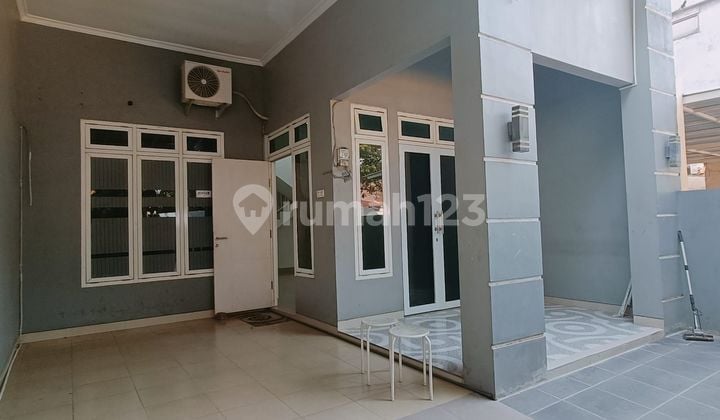 Rumah strategis tengah kota Semarang ramai bisa untuk usaha dekat Majapahit dekat tol Gayamsari disewakan di Lamper tengah raya Semarang tengah