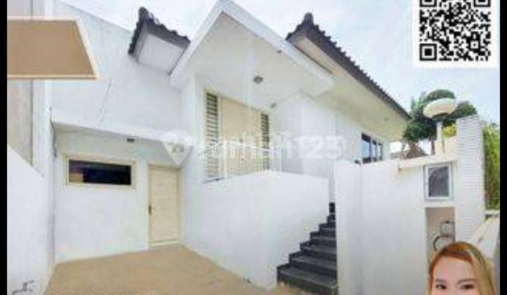 Rumah modern minimalis tengah kota Semarang siap huni daerah elit dekat tol dekat Akpol dekat sekolah internasional di Graha Candi Golf Jangli Candisari Semarang Selatan