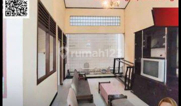 Rumah luas tengah kota Semarang siap huni dekat simpang lima dekat Pecinan dekat Gajahmada dijual di Kemuning Brumbungan Semarang tengah