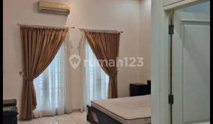 Rumah tengah kota Semarang siap huni dekat Simpang lima Tugu muda dijual di Kyai Saleh Mugas Semarang tengah