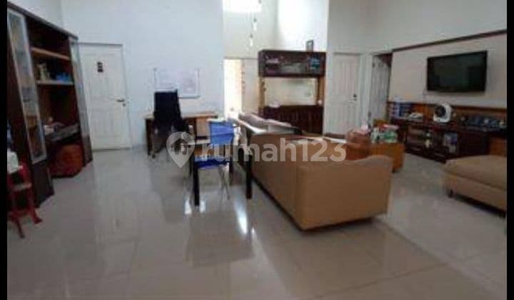 Rumah luas tengah kota Semarang siap huni dekat bandara dekat tol dijual di graha padma semarang barat