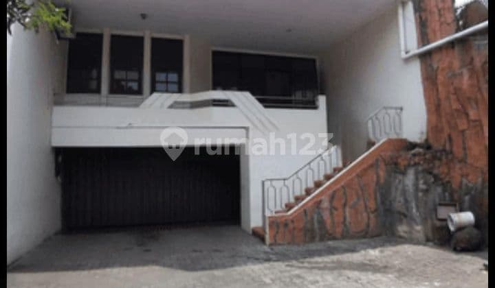 rumah tengah kota sial pakai kan di jl agung gajah mungkur semarang selatan
