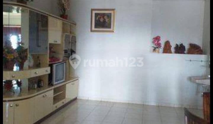 Rumah tengah kota strategis siap pakai disewakan di Sumbing gajahmungkur semarang selatan