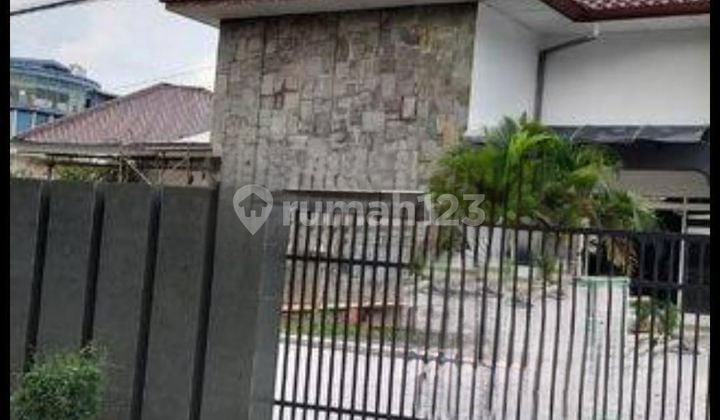 Rumah besar luas tengah kota kawasan elit siap pakai dekat tol dekat sekolah Akpol di bromo gajah mungkur semarang atas