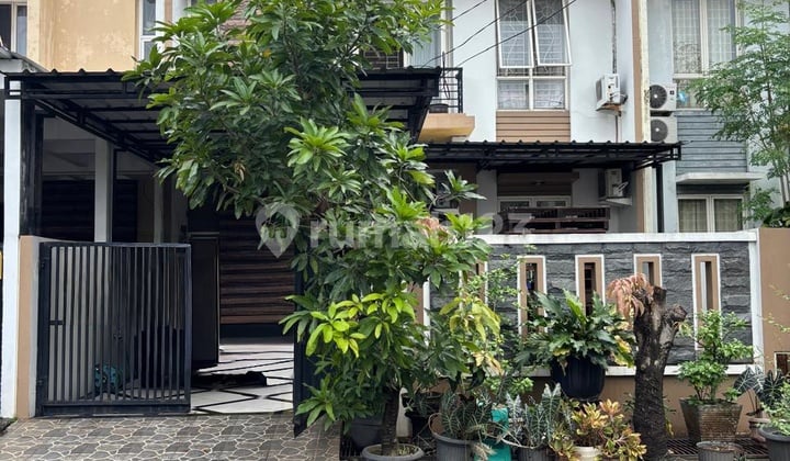 Dijual Cepat Harga Bu Rumah 2 Lantai Full Furnished di Ifolia Harapan Indah Bekasi