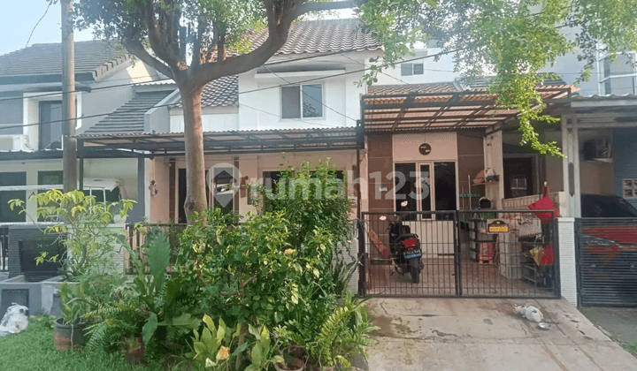 Jual Rumah Siap Huni 1,5 Lantai di Kemang Pratama 5