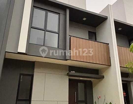 Disewakan Rumah Baru di Summarecon Crown Gading Bekasi