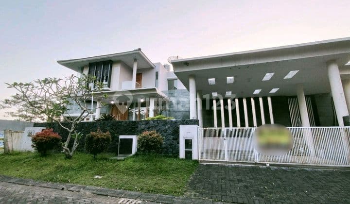 Rumah 2 Lantai Araya Malang Kolam Renang Pribadi