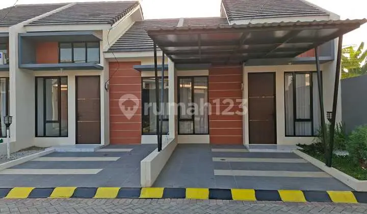 House in Bekasi, Near KRL Station and Mm 2100 Area