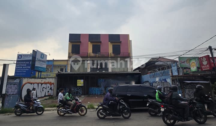 For Sale Three Adjacent Shophouses on Jl. Raya Otto Iskandar Dinata (Otista) Tangsel.