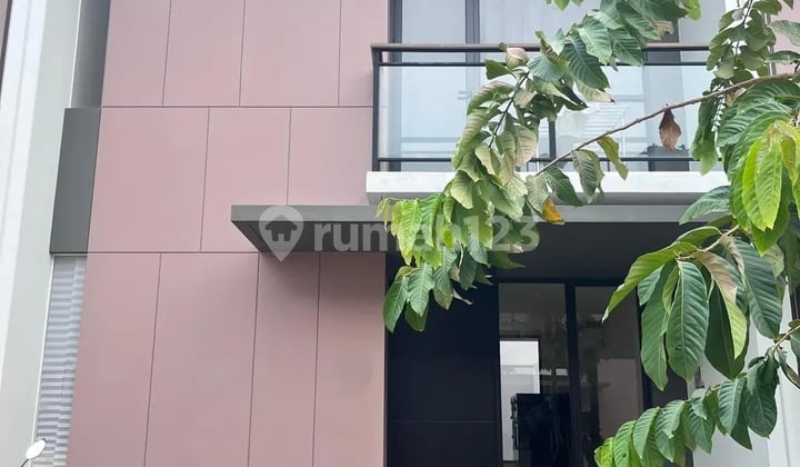 Flash Sale. Rumah Bagus Park Serpong Cluster Cendana Crest, Serpong