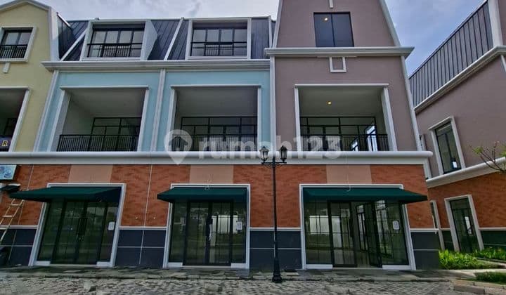 Disewakan Ruko Hook Baru 3 Lantai Hadap Jalan Utama Lebar 6 Meter Panjang 13 Meter di Kawasan Elit Citra Garden Bintaro