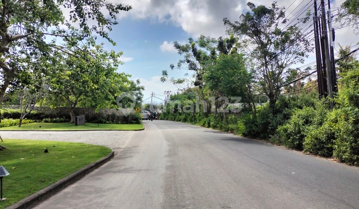 Land on Karang Mas Main Road Near Muaya Beach Jimbaran