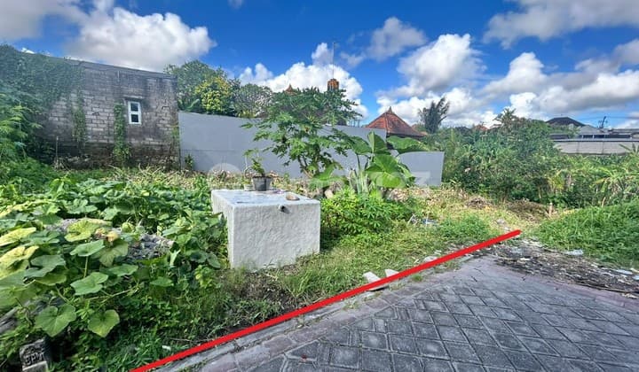 Land on Pandu Road, 7 Minutes from Canggu Main Road - Berawa Beach