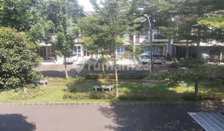 Rumah 2lantai di jalan boulevard cluster depan taman Rumah 2 Lantai Baru