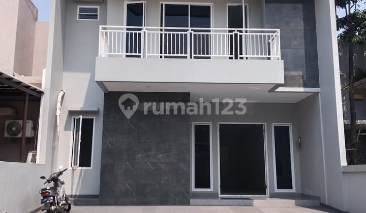 Rumah 2lantai Bangunan Baru Siap Huni Dekya Dengan Kolam Renang@ Them Park, Sekolah Tarakanita