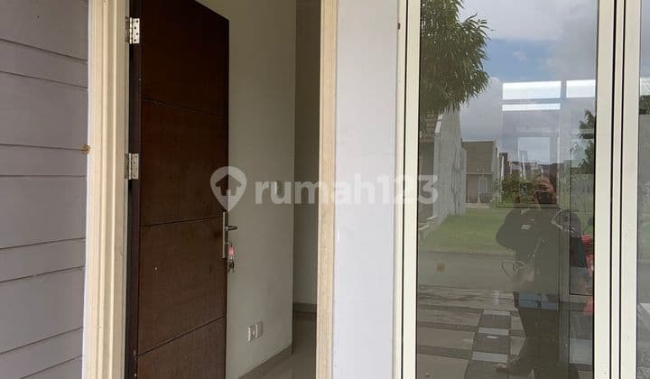 Dijual Rumah Suvarna Sutera Indira Murah