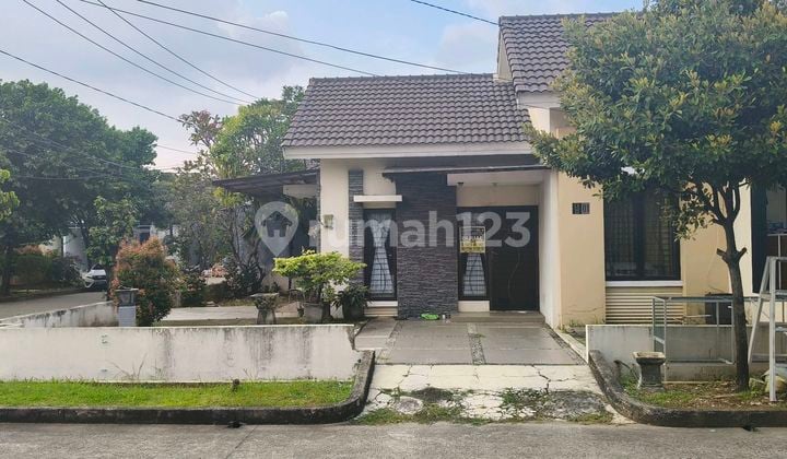 Rumah Hoek Murah di Cluster Acasia, Harga Nego