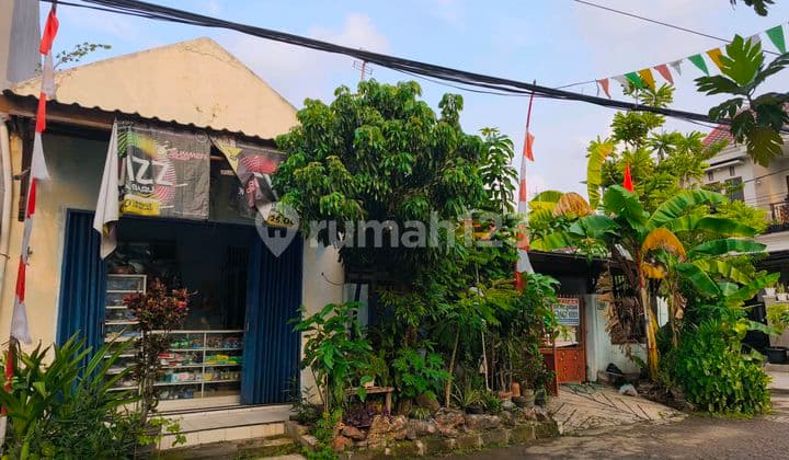 Rumah Tua Hoek Di Permata Harapan Baru Bekasi Barat