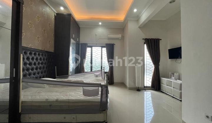 RUMAH CANTIK DI BSD CITY NUSALOKA 2 LANTAI FULL FURNISH SIAP HUNI