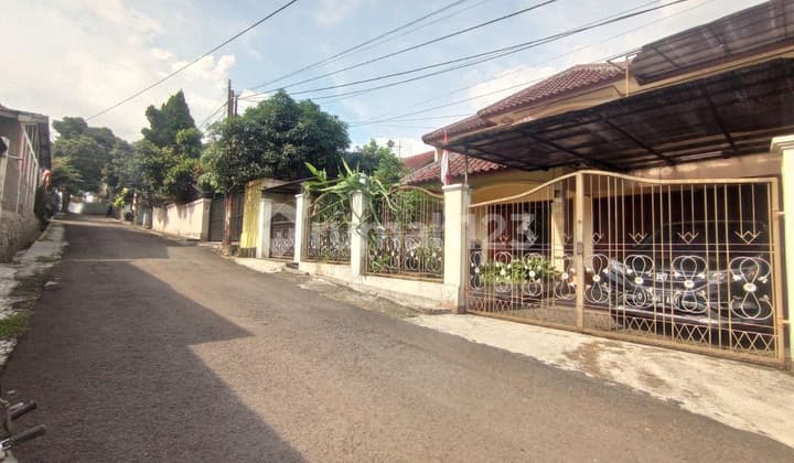 Rumah Siap Huni Dengan Lingkungan Asri Di Cigadung